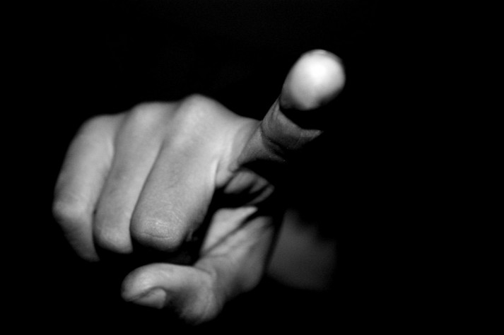Finger point