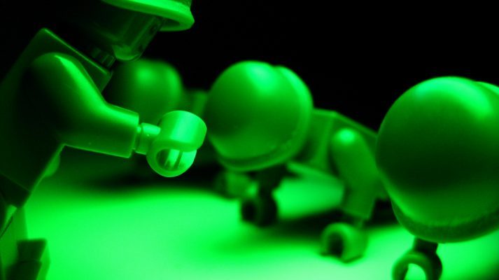 These LEGO characters love to stay fit doing the beginner bodyweight workout