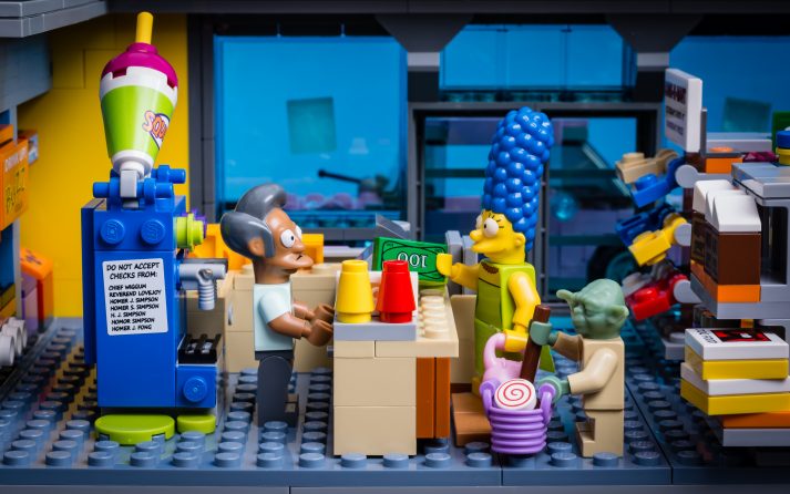 Marge knows how to buy food to eat healthy, Yoda is just here for moral support. 