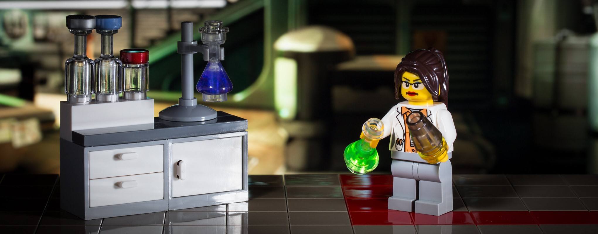 This photo shows a LEGO in a lab, hopefully working on a cure to COVID-19.